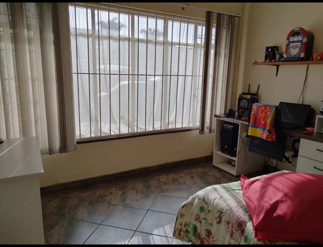 3 BEDROOM HOUSE FOR SALE IN KEMPTON PARK EXT 4